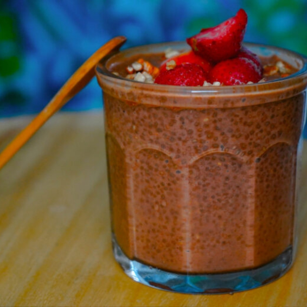 Pudín de chía con chocolate y frutas