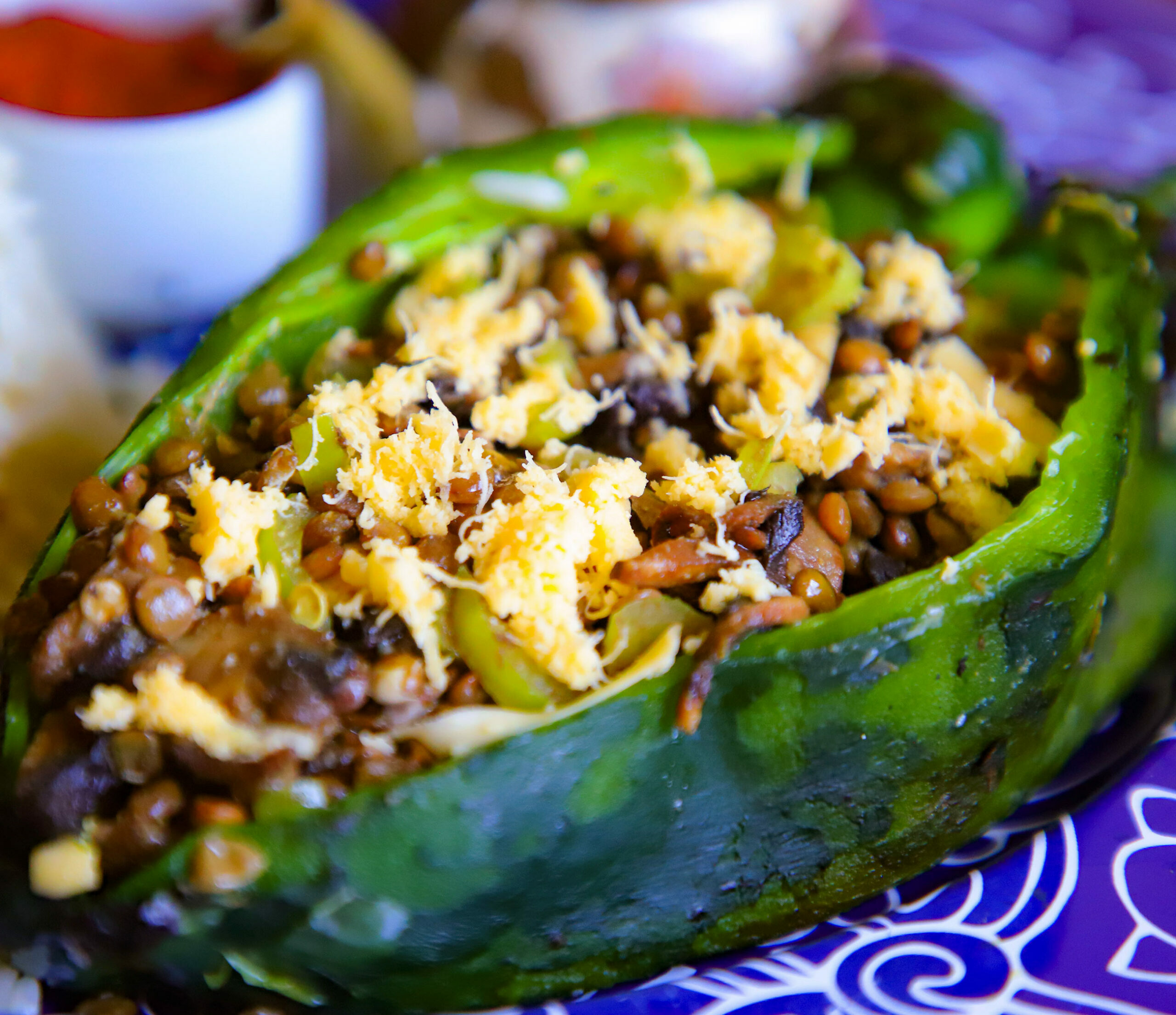 Chiles rellenos de lentejas y champiñones | Love Veg Latino