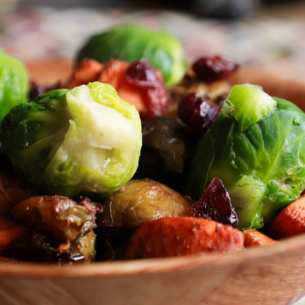 Ensalada de coles de bruselas y camote