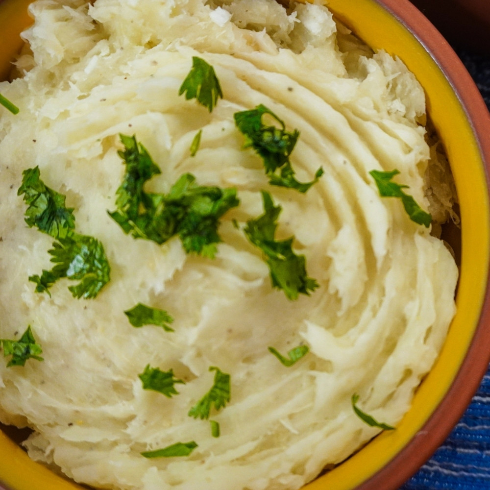 Puré de yuca al ajillo