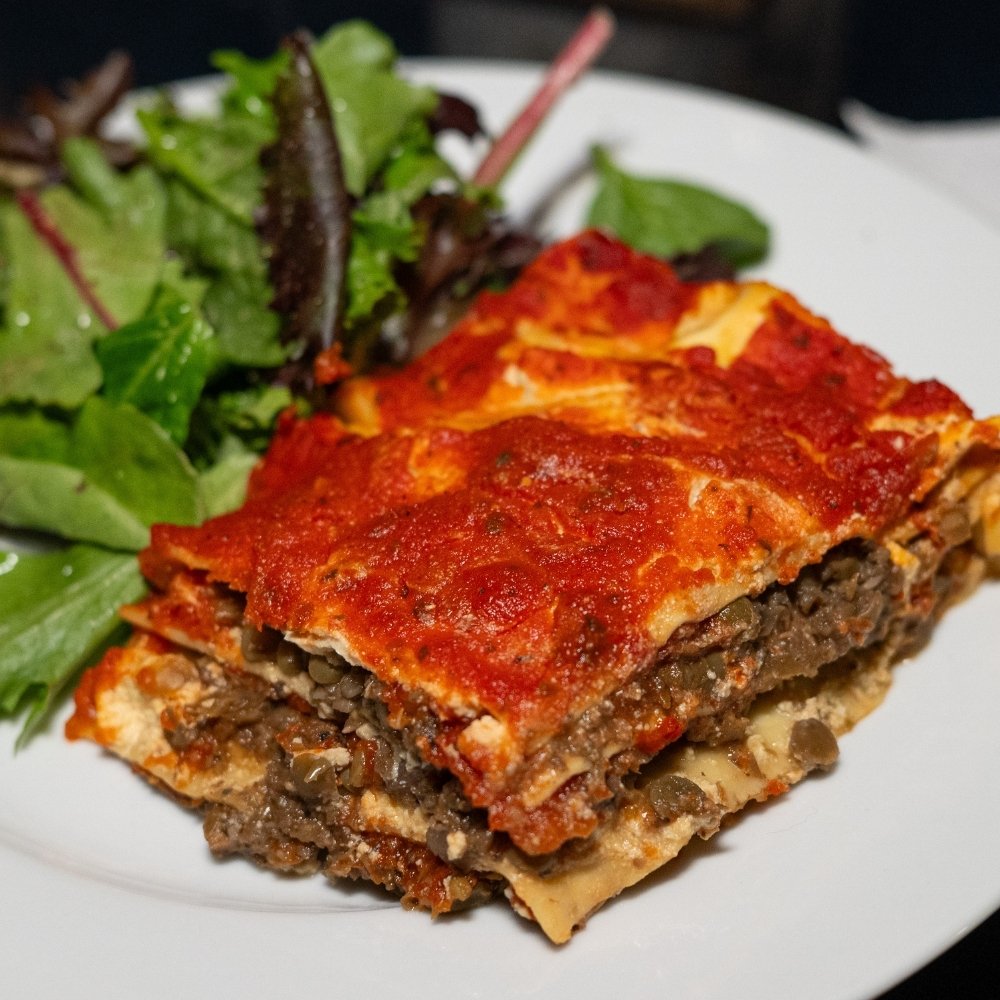 Lasaña vegana de carne de lentejas con ricotta